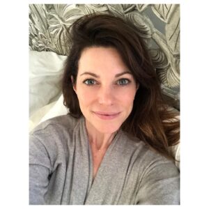 Courtney Henggeler Instagram - You know what’s creepier than a selfie? 
Looking directly into the camera for a selfie. 
If you don’t believe me, swipe. 

Also, you’re welcome.