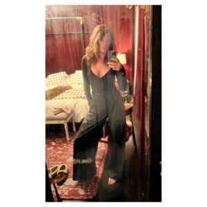 Courtney Henggeler Instagram - My weekend in 3 slides

1. Mama’s gotta brand new bodysuit and a vampire den and she doesn’t care who knows it!
2. Force @ralph_macchio tattoos on anyone or anything 
3. Ow. Wine hurts and so does waking up with small children and your @ralph_macchio neck tattoo. 

The end.