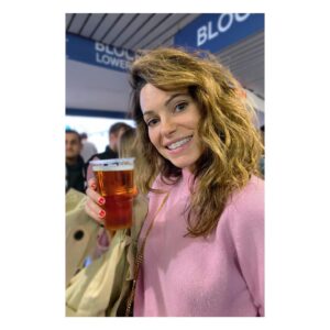 Courtney Henggeler Instagram - I’m not saying being the only American women at the @chelseafc @westham match was the reason @cmpulisic scored the only goal today.

Or even that being the only women there period, had anything to do with it. 

What I am saying is, 
I’m good at drinking beer.