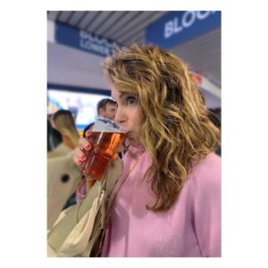 Courtney Henggeler Instagram - I’m not saying being the only American women at the @chelseafc @westham match was the reason @cmpulisic scored the only goal today.

Or even that being the only women there period, had anything to do with it. 

What I am saying is, 
I’m good at drinking beer.