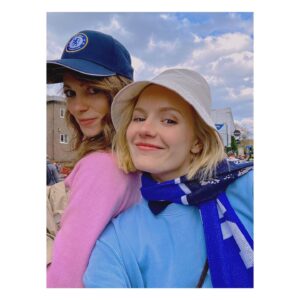 Courtney Henggeler Instagram - I’m not saying being the only American women at the @chelseafc @westham match was the reason @cmpulisic scored the only goal today.

Or even that being the only women there period, had anything to do with it. 

What I am saying is, 
I’m good at drinking beer.