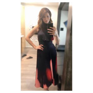 Courtney Henggeler Instagram - One of my most favorite Amanda Larusso looks thanks to @franzvon & @alc_ltd 

Of course it was wasted on these two yahoos; who clearly missed Season 7 episode 8 of America’s Next Top Model “give more than one look” memo. 🙄
@standupdan @breternst @cobrakaiseries