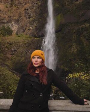 Courtney Hope Instagram - Portland: you were spooky, serene and soul enriching 🍁

Also: comment when you see it 👴🏼🌳😍 #thewisdomtree