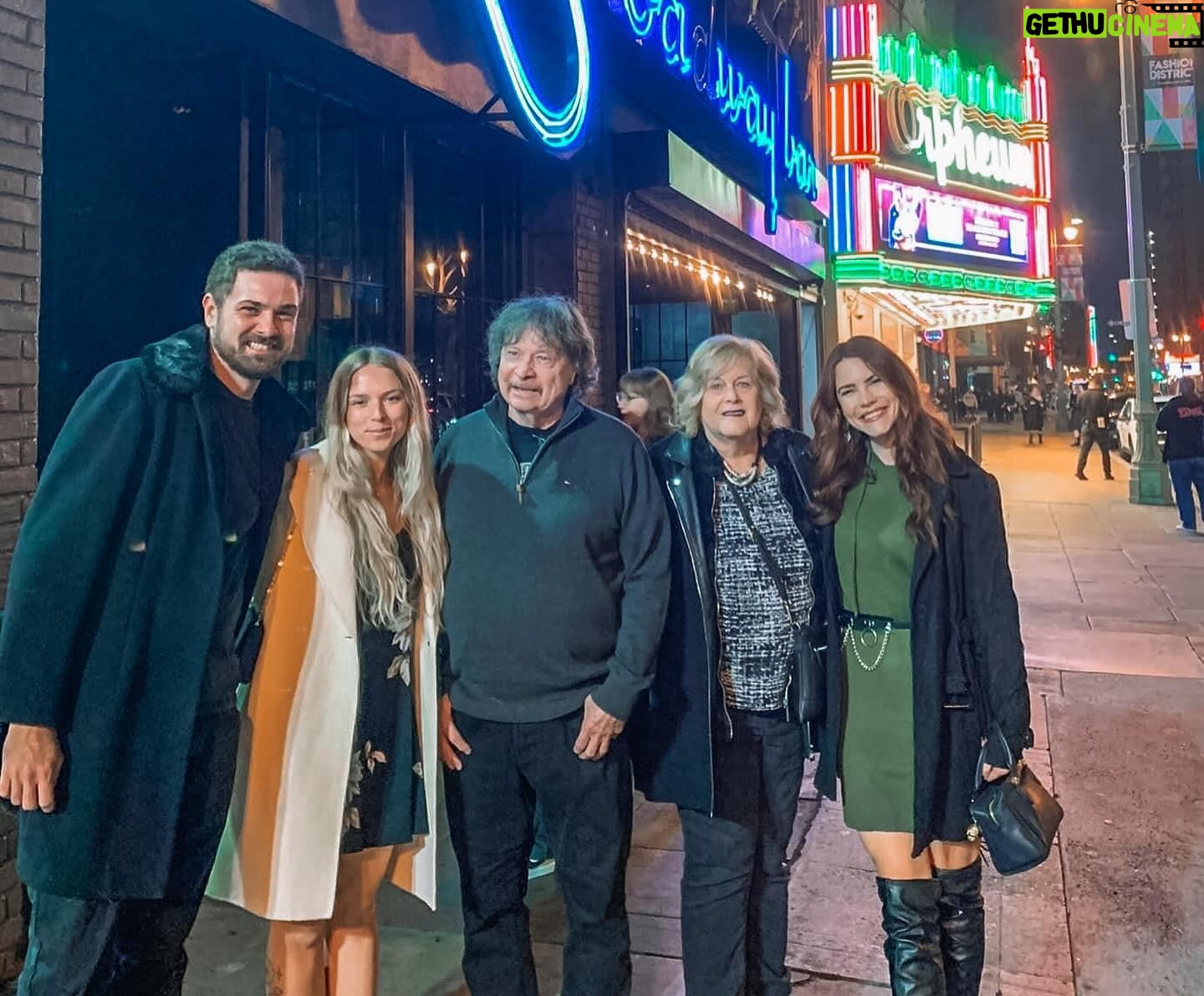 Courtney Hope Instagram - If you can’t tell December has made me a very happy and thankful girl so far 🥰🙏🏼 🥹