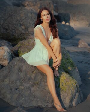 Courtney Hope Instagram - 🕊️