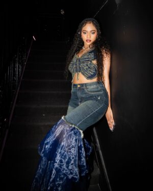 Cravetay Instagram - a moment 🦋🎼
shot by: @king._price