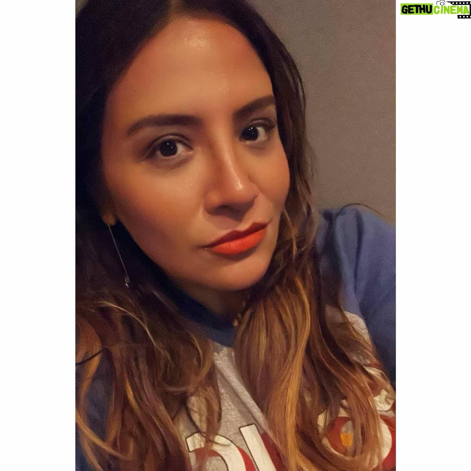 Cristela Alonzo Instagram - PITTSBURGH! You all have been wonderful! About to go up on stage for the last show of the night. ONE MORE SHOW TOMORROW…then Milwaukee in two weeks! ❤️