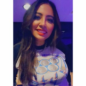 Cristela Alonzo Instagram - The greenroom is dark but I like the pic. Today’s vintage tee: Styx ❤️