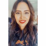 Cristela Alonzo Instagram - Last night’s look for my show in Cheyenne, WY! First time there but not the last. That lipstick is @smashmouthofficial in Bang Bang. If you ever want to wear a lipstick for three years straight, this is the one! Lol. The foundation is @wetnwildbeauty the eyebrows and (brow powder) are @damoneroberts. The contour is @milk in Blaze. The blush is @narsissist in Orgasm. The extensions are @mr_izzycolor. The vintage Dolly t-shirt is @goodbyeheartvintage AND I DONT KNOW WHY I TOLD YOU ALL THIS! Haha.
