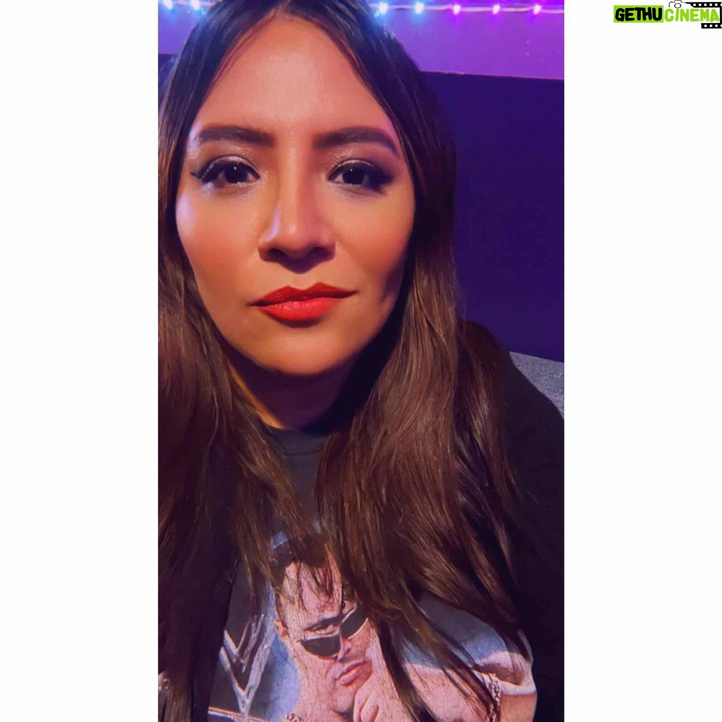 Cristela Alonzo Instagram - You smell what Cristela is cooking? Vintage shirt from @wangs_vintage