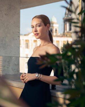 Cristiana Capotondi Instagram - Un’esperienza indimenticabile al Bulgari Bar del nuovo Bulgari Hotel di Roma. Un aperitivo sulla terrazza nel cuore di Roma che mi ha lasciata incantata. @bulgarihotels @bugari #bulgarihotelroma #adv