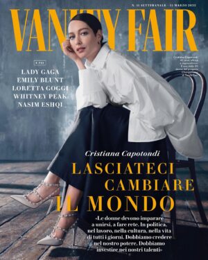 Cristiana Capotondi Instagram - Crescere indipendenti, «credere nel poter fare», unire le forze (non solo
tra donne): Cristiana Capotondi (@cristianacapotondi) ha cominciato da piccola e non si è
mai fermata. L'attrice e imprenditrice è la protagonista della copertina del nuovo numero di Vanity Fair ed è madrina del nostro nuovo progetto #Changemaker, un network di donne che hanno cambiato le regole nei loro ambiti, creando impatto sociale. 
Un gruppo che crescerà nel tempo, con il quale fare network e riflettere su strategie concrete per superare divario di genere, gap salariale e dare vita a nuove opportunità. 

#VFinedicola #VFwomenpower 

Intervista di @antobussi
Fotografo  @josephcardoofficial
Fashion Stylist @carlo_alberto_pregnolato 
Hair  @davidediodovich @wmmanagement
Make Up @dellortosilvia
Manicure @elenastepaniouk @etoilemanagement
Producer  @marinamoretti64
Camicia in popeline e gonna, @maisonvalentino. Scarpe, Valentino Garavani.
Orecchini Serpenti Viper, @Bulgari.
Ufficio stampa #zebaki @pamelamaffioli @_giadagiordano