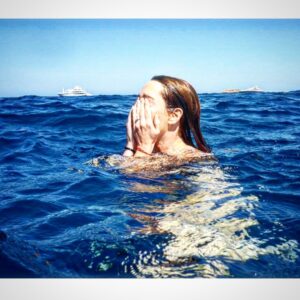 Cristiana Capotondi Instagram - Negli occhi il sale dell’isola mia 💙
#throwback 
#lena #maremio #mareamoremio