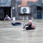 Cristiana Capotondi Instagram - Terra di meraviglie, di giochi, di buon cibo, di mare, di colline, di pinete di pini marittimi, di sorrisi e creatività. Il nostro frutteto d’Italia, splendore dell’Impero romano, terra di partigiani, di ispirazione di capolavori come Novecento, terra di grandi maestri (Marco Pantani, Lucio Dalla, Arrigo Sacchi, Federico Fellini, Bernardo Bertolucci, Tonino Guerra), terra di grandi imprese globali, di comici e di attori, di tagliatelle al ragù e di piada con la squacquerone e rucola. Che ti arrivino pensieri e donazioni. Qui tutte le info per donare 🙏🏻 GRAZIE