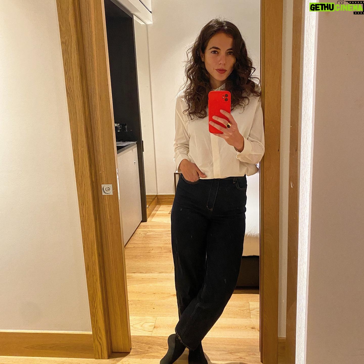 Cristina Rodlo - 6.3K Likes - I took a break from reading your comments about No One Gets Out Alive and took this picture š¤šš½āāļøš¤¦š»āāļø.
Thank you to all of you who have seen the film!!! Thank you for your great comments!!! And for making it #1 on Netflix around the world!
PS⦠the mirror needs to be cleanedšŖš¤¦š½āāļø
ParĆ© de ver los comentarios sobre Nadie Sale Con Vida y me saquĆ© esta foto. š¬ gracias a todos los que han visto la pelĆcula!! Gracias por tan bonitos comentarios!!! Los que no la han visto que esperan??!!!!
PD⦠El espejo necesita una limpiaditaš¤Ŗ
#noonegetsoutalive #netflix #nadiesaleconvida #aroundtheworld #mirrormirror