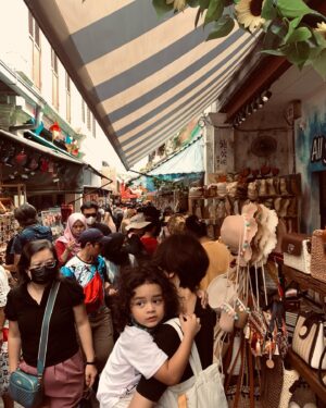 Cristina Suzanne Instagram - Our little family ❤️

📸 @mfaizzakaria 

#ipoh