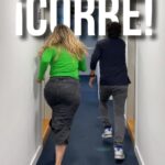 Cristina Boscá Instagram - Cuando nos dicen que NO LES GUSTA EL BUEN ROLLO POR LAS MAÑANAS, nosotros ¡CORREMOS! 😏😂🫶🏼 #andaya #los40 #trend #viral #buenrollo #morning #goodmorning