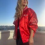 Cristina Boscá Instagram - ¡Vaya semana! Éxito en @40andaya y @los40spain con los resultados del EGM… 🥹 No puedo ser más feliz ni sentir más orgullo por el equipo que tengo! 🤩 Sesión de fotos, promo y ensayos para este nuevo proyecto ilusionante y emocionante que está renovando en mí sensaciones que echaba de menos. “Los vecinos de la casa de al lado” en Mi tele plus! Que llega ya el lunes a las 21! Un proyecto que me está llevando a conocer a profesionales admirables de los que intento aprender cada segundo que paso con ellos! Pero lo más importante, que me están dando un apoyo brutal. No puede ser mejor la experiencia que estoy viviendo en este nuevo reto! Y ya estoy mejor del estómago! 😅🦠🥳🥳🥳