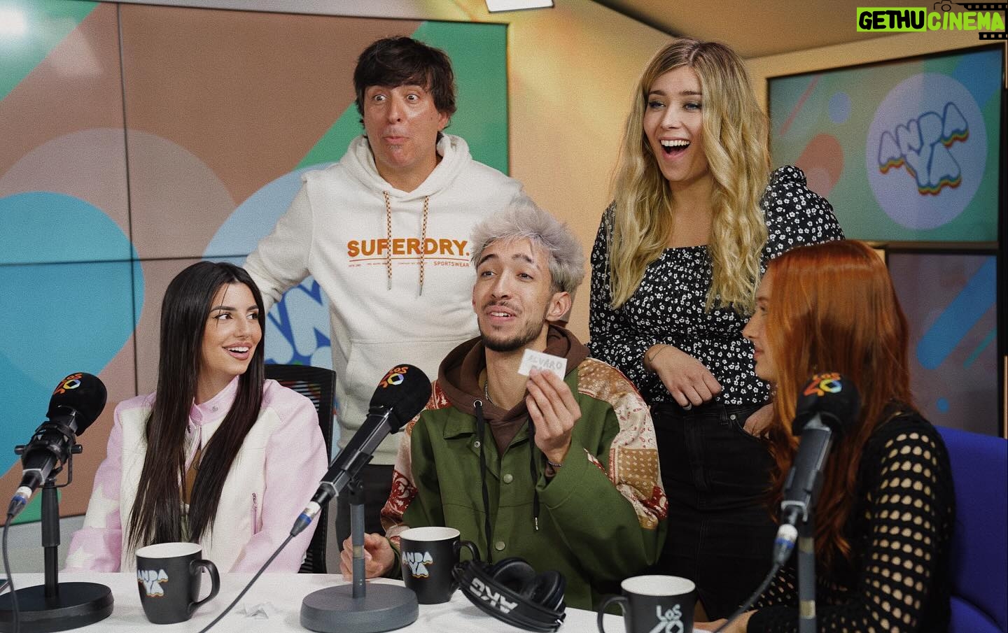 Cristina Boscá Instagram - Que sea la primera de muchas visitas a @40andaya ❤️❤️❤️ Gracias a @naiara.ot2023 @paul.ot2023 y @ruslana.ot2023 por ofrecernos vuestra primera entrevista en un programa! 📸 Fotógrafo TOP @danphto 👏🙌 Gracias a todo el equipo de @40andaya y de @los40spain !!! @elgallodelos40 @crisregatero @kikebelmonte @claudiakohso @erika_lennas @marisa_perez_76 @alezmiller @vanylos40 @charliejimenezfm @toni.sanchez_ @vicentargudo #Sele @sergiofigueirasgomez @adrianoamoreno @raquel_lorenzo_ @paulawatd @lourdessluque … por hacer posible que salga todo tan bien! 💪🙌 #ot #ot2023 #los40