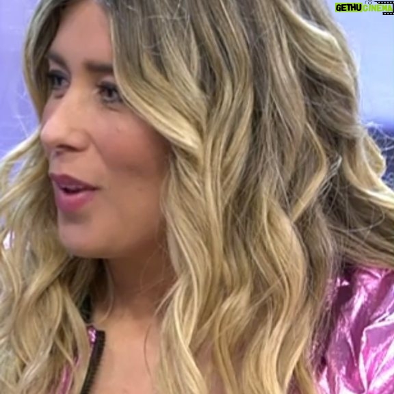 Cristina Boscá Instagram - 👤 @cristinabosca acude al plató de #VamosAVer25A para darnos algunas claves de #LosVecinosDeLaCasaDeAlLado, que se estrena el próximo lunes 29 de abril, solo en 𝗺𝗶𝘁𝗲𝗹𝗲 𝗣𝗟𝗨𝗦 📺➕ #mitelePLUS #reality #programaexclusivo #voyeur #cristinabosca #programas #mediasetespaña