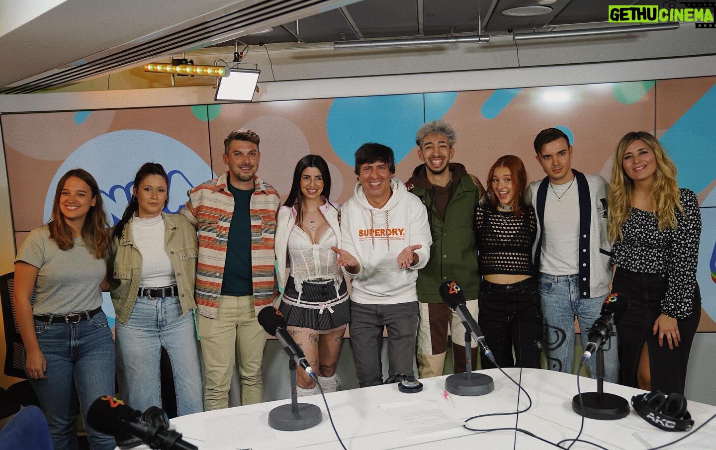 Cristina Boscá Instagram - Que sea la primera de muchas visitas a @40andaya ❤️❤️❤️ Gracias a @naiara.ot2023 @paul.ot2023 y @ruslana.ot2023 por ofrecernos vuestra primera entrevista en un programa! 📸 Fotógrafo TOP @danphto 👏🙌 Gracias a todo el equipo de @40andaya y de @los40spain !!! @elgallodelos40 @crisregatero @kikebelmonte @claudiakohso @erika_lennas @marisa_perez_76 @alezmiller @vanylos40 @charliejimenezfm @toni.sanchez_ @vicentargudo #Sele @sergiofigueirasgomez @adrianoamoreno @raquel_lorenzo_ @paulawatd @lourdessluque … por hacer posible que salga todo tan bien! 💪🙌 #ot #ot2023 #los40