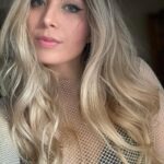 Cristina Boscá Instagram - Lo de la Preparty de #los40primaverapop (Es ya este viernes ya!) @los40spain 1. Cuando saco el látigo para que me hagan fotos. 🤭 2. Súper luz a través del espejo antes de salir de casa. 3. Súper lindos 🫠 4. Lo más bonito que verás hoy. 🤡 5. Súper lindas. 😻 6. Mi DJ favorito 🤩 @oscarmartinezdj 7. Haciéndome más selfies aprovechando que me había salido un eye liner increíble! 🤗