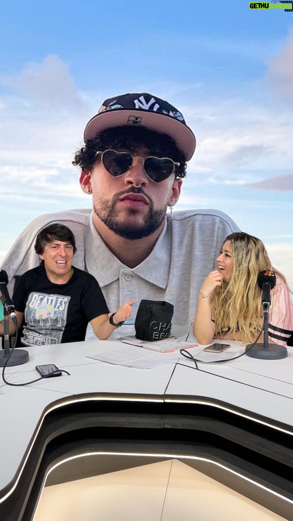 Cristina Boscá Instagram - EL VÍDEO DE BAD BUNNY 🐰😏 👀 ¿Lo habías visto? #andaya #badbunny #los40