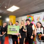 Cristina Boscá Instagram - COLAMOS a FANS dentro del #LOS40PrimaveraPop2024 🤩 Y es que erais muchos los que os habíais quedado sin entrada y queríamos hacer algo para solucionarlo! 🎟️🫶🏼 Los afortunados pudieron pasar al BACKSTAGE 👀 y hasta conocer a algún ÍDOLO… 🙌🏽 🥹 No nos digáis que no es bonito