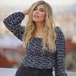 Cristina Boscá Instagram - Ayer @danphto me hizo estas FOTAZAS! ¿Cuál es vuestra favorita? ¿La 1, la 2 ó la 3? De momento me puse la 1 de perfil pero si os gusta más otra, ¡la cambio! 🥹👏