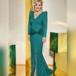 Cristina Pardo Instagram - Feliz año a todos!!! Gracias, @alejandrodemigueloficial, por hacer que me atreviera. Aunque era imposible negarse a tu vestido, tan bonito. Gracias a @danimateoagain por hacer de las uvas una noche tan divertida. Y gracias a @pincel22, porque no hay ojera que se le resista. Felicidad para todos!