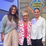 Cristina Pardo Instagram – Me veo obligada a aclarar que no me estaba cayendo por una trampilla. Es que mis compañeras ya han pegado el estirón.