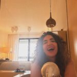 Cristina Rodríguez Torres Instagram - Llevo un día en el @hoteldonpepegm y me quiero quedar a vivir aquí!!!! 🙏 He llegado súper estresada y entre el personal del hotel y los tratamientos de @tachabeauty ya estoy relajadisima!!! 👏👏👏El pelo ondulado de la ultima foto me lo han hecho en @tachabeauty ❤️ Y es que es el 60 aniversario del HOTEL DON PEPE y el 30 aniversario de TACHA y para celebrarlo han creado un tratamiento de cuerpo y rostro que solo es para los clientes del Don Pepe. 👍Cuando he salido de dármelo creía que estaba en el paraíso!!! 😍por cierto, La novela que estoy leyendo me tiene atrapa, AVIADORA de @virllera_ 😍Que afortunada soy!!! Gracias @maribelverdu y @bellezaenvena por ser las más ideales del mundo ❤️❤️❤️❤️ @marina_verdu2 @verducarlota @aura_garrido @mirela_balic @nataliaverbeke