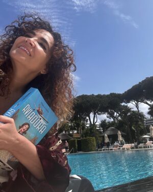 Cristina Rodríguez Torres Instagram - Llevo un día en el @hoteldonpepegm y me quiero quedar a vivir aquí!!!! 🙏 He llegado súper estresada y entre el personal del hotel y los tratamientos de @tachabeauty ya estoy relajadisima!!! 👏👏👏El pelo ondulado de la ultima foto me lo han hecho en @tachabeauty ❤️ Y es que es el 60 aniversario del HOTEL DON PEPE y el 30 aniversario de TACHA y para celebrarlo han creado un tratamiento de cuerpo y rostro que solo es para los clientes del Don Pepe. 👍Cuando he salido de dármelo creía que estaba en el paraíso!!! 😍por cierto, La novela que estoy leyendo me tiene atrapa, AVIADORA de @virllera_ 😍Que afortunada soy!!! Gracias @maribelverdu y @bellezaenvena por ser las más ideales del mundo ❤️❤️❤️❤️ @marina_verdu2 @verducarlota @aura_garrido @mirela_balic @nataliaverbeke