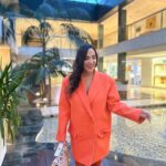 Cristina Rodríguez Torres Instagram - Cuando te lo pasas genial con amigos puedes terminar así🫣 pero vestidita de @maisonvalentino ❤️ Gracias a @clinicapremiummarbella por cuidarnos a todos con vuestro personal y vuestras instalaciones 😍Gracias!!! Gracias al @hoteldonpepegm por ser tan eficaces y por tener un entorno de película 😍 y gracias a @tachabeauty por mi maquillaje y peluquería❤️ y sobre todo gracias a mi amiga @maribelverdu ❤️❤️ @bellezaenvena @carlessanstricicle @martahazas @jorgeboschactor @aliciaborrachero @bentempleactor @mirela_balic @its_alicewonder @uxuacastello @dr.gonzalosanz.urologo #clinicaboutique #marbella #salud #cuidados