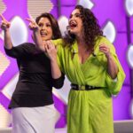 Cristina Rodríguez Torres Instagram - Mi fin de semana ha sido increíble!!! He estado en Canarias para participar en un programa de la televisión Canaria que se llama @gentemaravillosacanarias ❤️ Y donde cada uno de los que trabaja, tanto delante de las cámaras, como detrás, es Gente Maravillosa. 👏👏👏 Y es que, el mundo está lleno de personas extraordinarias y este programa, habla de esas personas. Gracias @elogonzalez_m por ser una genia y además buena gente❤️ Y la sorpresa que me disteis fue el mejor regalo del mundo🥲❤️Ahí estuvieron: mis padres, mi hermana y mi cuñado, mis sobrinos, mi súper Marido, sus hijos a los que adoro, mis amigas y amigos de Madrid (lo más de lo más), mis amigas de Benidorm. Mis primas hermanas y primos ( somos una familia muy unida), mis compañeros de trabajo (brillantes), los Piccirillis (todo talento), Natalia Ferviu (mi excompi y amiga), Helena y Boris (mi ayuda), Genel y su perrito, Nohe (una diosa de la belleza), Cris Amores, Marta Anta, Natacha, Pepe…. Ay que no se me olvide nadie. ❤️ Siempre, siempre estáis cerca, Siempre. Además, me quedé en un hotel increíble de Costa Meloneras @lopesanbaobab donde disfruté cada segundo de una atención espectacular😍 Y viajé con @iberiaexpress…fue todo perfecto. 👏👏👏 Un viaje redondo . El vestido verde es de @isabelgomilaig 😍 Gracias a todos y a #eduyanes por TODO