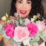 Cristina Rodríguez Torres Instagram - Se acerca el Día Mundial Contra el Cáncer de Mama y he querido unirme a @interfloraes porque Hoy y Siempre, Todas Somos Rosas y porque además, el 10% de los beneficios de todos estos ramos de flores se destinará a la Asociación Española contra el Cáncer (AECC) con la finalidad de sensibilizar a la población y ayudar a reducir la mortalidad mundial por cáncer. Y aprovecho que se acerca el Día Mundial contra el Cáncer de Mama para traeros un SORTEO. Podéis compartir un ramo como el mío con esa persona especial, valiente, luchadora y guerrera que jamás se ha rendido. Para participar solo tenéis que: ● Seguir el perfil de @interfloraes ● Seguirme a mi ● Comentar a una persona con la que os gustaría compartir este ramo de flores. El concurso estará activo desde hoy hasta el 13 de Octubre. ¡¡¡¡ Y llenad la vida de flores!!! Anunciaré en este post el nombre del ganador ¡mucha suerte! #interfloraes #pinkoctobercampaign #interflora #ad