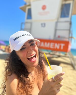 Cristina Rodríguez Torres Instagram - Las vacaciones que tengo son pocas pero maravillosas!!!! Love ❤️❤️ #bogatell #barna #paraiso #cristira