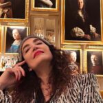 Cristina Rodríguez Torres Instagram - Uno de mis planes preferidos en Madrid es irme al Hotel Ritz a tomarme un cóctel con mi maridito❤️ #domingotarde #coctel #hotel #madrid