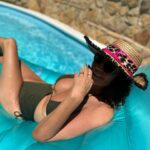Cristina Rodríguez Torres Instagram - Sábado, sabadete!!! @lolacasademunt @dolorescortesswimwear #piscina #love #verano #descanso