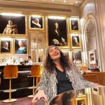 Cristina Rodríguez Torres Instagram - Uno de mis planes preferidos en Madrid es irme al Hotel Ritz a tomarme un cóctel con mi maridito❤️ #domingotarde #coctel #hotel #madrid