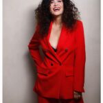 Cristina Rodríguez Torres Instagram - Esta entrevista me ha hecho especial ilusión, no por lo impecable, intachable y profesional que ha sido si no por quien me la hecho. @raul_rodo es la persona que está de atrás de este artículo. Raul Rodríguez. ❤️ Nos conocimos hace muchos años, el tenia 23 años, yo muchos más y hablamos y nos miramos a los ojos. Raul empezaba su carrera profesional, estaba lleno de incertidumbre pero cuando lo conoces, sabes que va a llegar y Ha Llegado… y lo que te queda Amigo. Gracias. 😍 Y a todos lo que han hecho posible esta entrevista ha sido un regalo fantástico. @genelromero a ti sobre todo. A @cosmeticamimate por estar juntas y por la piel. @hoteltotem que nos acogió. @agatharuizdlprada @maisonmesa @lolacasademunt @15segundos_agencia las fotos son de @dondykriga y el maquillaje de @kilpa_19