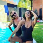 Cristina Rodríguez Torres Instagram - No hace falta tener vacaciones para disfrutar del verano❤️❤️❤️ @martamouresilva @alonsoarruti @jesus.medina.tirado @dolorescortesswimwear