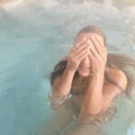 Cristina Rodríguez Torres Instagram - Este fin de semana toca NO HACER NADA DE NADA, solo disfrutar!!!! 😍#piscina #sol #cercademadrid #cristira #superlove #maridito #bikini