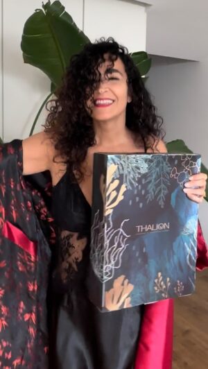 Cristina Rodríguez Torres Instagram - 🎉 Sorteo Calendario de Adviento de Lujo para Vivir Estas Navidades Como una Diosa 🎉

¡Estoy emocionada de anunciar que @cosmeticamimate y yo te traemos la oportunidad de ganar un calendario de adviento de lujo lleno de productos de alta cosmética! 💄✨

Para participar, sigue estos pasos sencillos:

1️⃣ Sigue mi cuenta @lavidaencris y la cuenta de @cosmeticamimate.
2️⃣ Etiqueta a un amig@ quien creas que les encantaría este regalo.
3️⃣ Comparte esta publicación en tus historias para que más personas puedan unirse a la diversión.
4️⃣ Dale like a esta publicación para confirmar tu participación.

¡Así de fácil! Participa y tendrás la oportunidad de vivir estas navidades como una diosa con productos de alta calidad. El ganador o ganadora será anunciado el 17 de Noviembre.

Buena suerte a todos y que tengas unas navidades llenas de belleza y glamour. ✨🌟 #SorteoNavideño #CosméticaDeLujo #RegalosParaTi #cosmeticamimate #altacosmetica @nohe.bg @danicruzcortes @genelromero