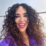 Cristina Rodríguez Torres Instagram - Este es mi look televisivo!!! Hemos hablado de Betín Osborne y yo he decidido vestirme de morado @asieslavidatele @sandrabarneda @telecincoes #programadeverano #mujeres @cuarzotv #amigos #madrid #morado