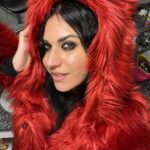 Cristina Scabbia Instagram – Red suits me ๐ฉธ