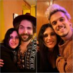 Cristina Scabbia Instagram – Il mio amico @barbascura_x ieri sera mi ha regalato uno spettacolo incredibile (a tratti ho pianto, ma dal ridere) e si conferma ancora una volta una delle persone piú straordinarie che abbia mai incontrato.
A volte boh, con certe persone funziona cosí, a pelle riconosci subito che fai parte della stessa Famiglia 🖤
Ti voglio bene Barba, la prossima volta aspettiamo l’alba tutti insieme e scegliamo accuratamente la playlist 😂
…E poi che bello incontrare @pietro_morello_ per la prima volta.
Positivo, genuino , prezioso.
Spero di risentire presto i tuoi racconti profondi, nel frattempo ti auguro il meglio per i tuoi progetti importanti.
(E un abbraccio a tutti gli amici con i quali ho fatto serata ieri, mi sono divertita un casino… scusate se non vi ho taggati!)

Ringraziamento speciale a @leonardopatrignani, amico prezioso (e  decennale) 🙌🏻 PROSSIMA VOLTA: PARTY HARD CON DOPPIO PANINO CORDON BLEU 😂

Scrolla le foto per video finale nottata con disagio.