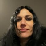 Cristina Scabbia Instagram – Il mio amico @barbascura_x ieri sera mi ha regalato uno spettacolo incredibile (a tratti ho pianto, ma dal ridere) e si conferma ancora una volta una delle persone piú straordinarie che abbia mai incontrato.
A volte boh, con certe persone funziona cosí, a pelle riconosci subito che fai parte della stessa Famiglia 🖤
Ti voglio bene Barba, la prossima volta aspettiamo l’alba tutti insieme e scegliamo accuratamente la playlist 😂
…E poi che bello incontrare @pietro_morello_ per la prima volta.
Positivo, genuino , prezioso.
Spero di risentire presto i tuoi racconti profondi, nel frattempo ti auguro il meglio per i tuoi progetti importanti.
(E un abbraccio a tutti gli amici con i quali ho fatto serata ieri, mi sono divertita un casino… scusate se non vi ho taggati!)

Ringraziamento speciale a @leonardopatrignani, amico prezioso (e  decennale) 🙌🏻 PROSSIMA VOLTA: PARTY HARD CON DOPPIO PANINO CORDON BLEU 😂

Scrolla le foto per video finale nottata con disagio.