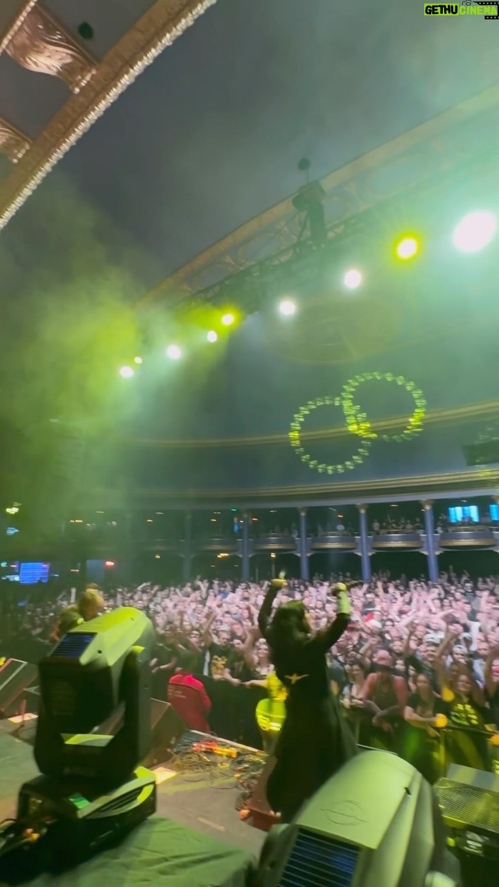 Cristina Scabbia Instagram - @mkemetalfest that was LOUD, we’ve got back home but our ears are still ringing 🤘🏻 Such a perfect way to wrap up our Ignite The Fire tour! Glad we got to share this wild run with our friends in @nydrock and @oceansofslumber 🔥