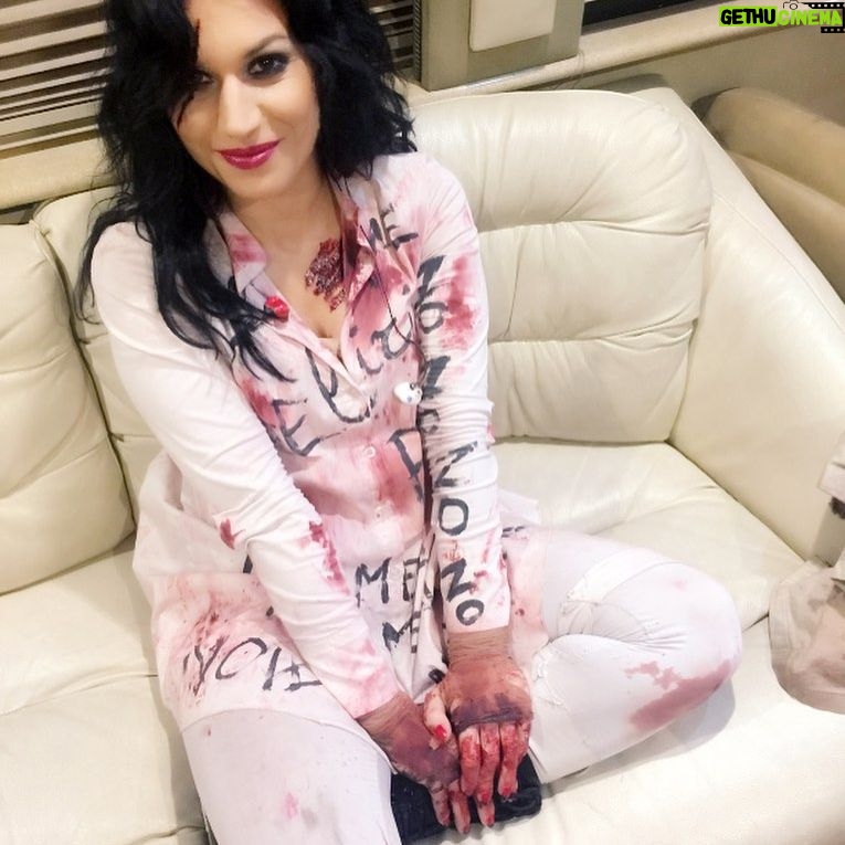 Cristina Scabbia Instagram - So many things to do all at once it’s delirium 🥹 @lacunacoilofficial